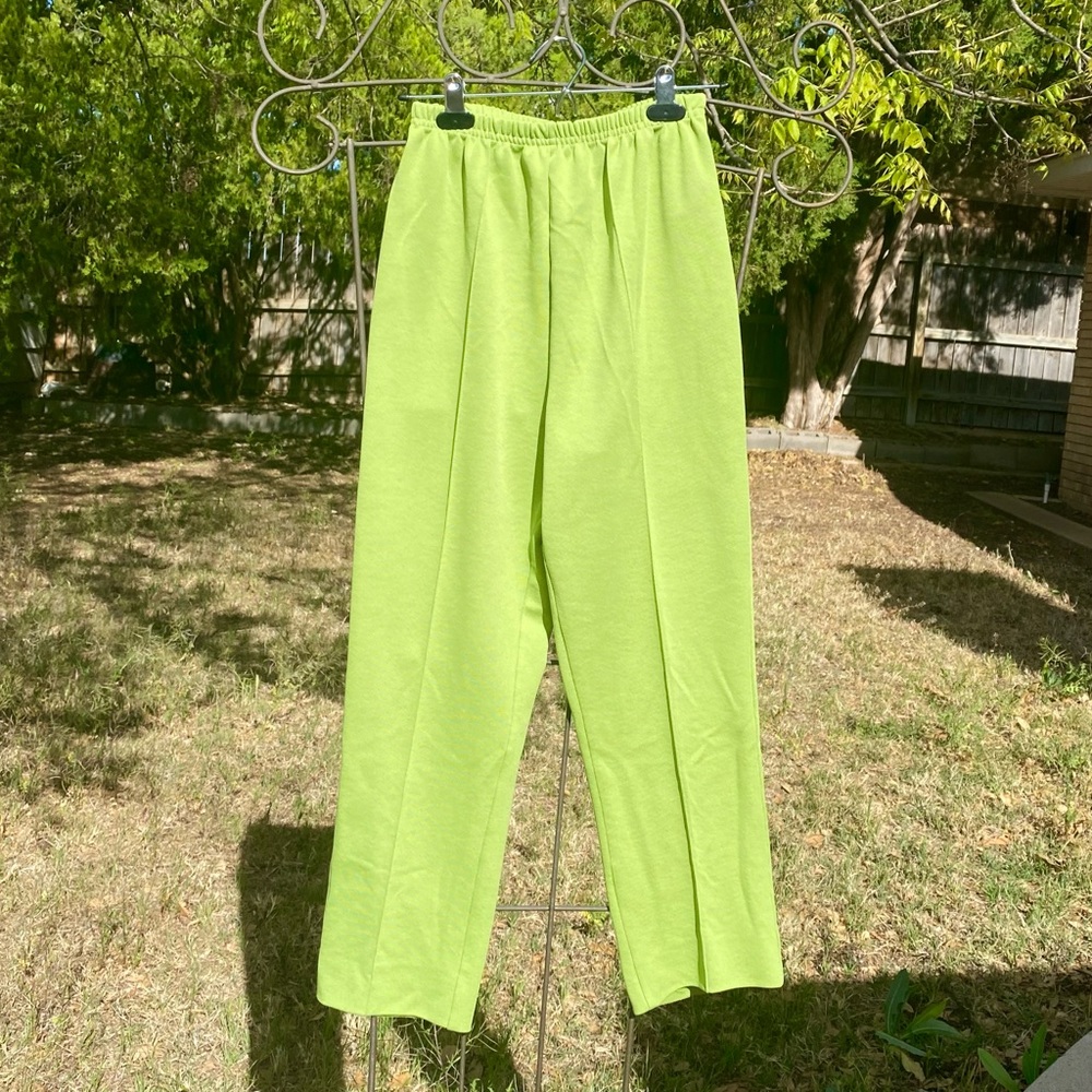 ❗️FREE ❗️Olive green trousers